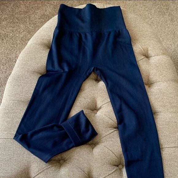 High Waist Fleece Lined Leggings - Picture 5 of 15